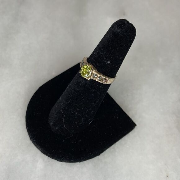 Sterling Silver Marcasite and Peridot-Colored Stone Ring - Picture 4 of 10
